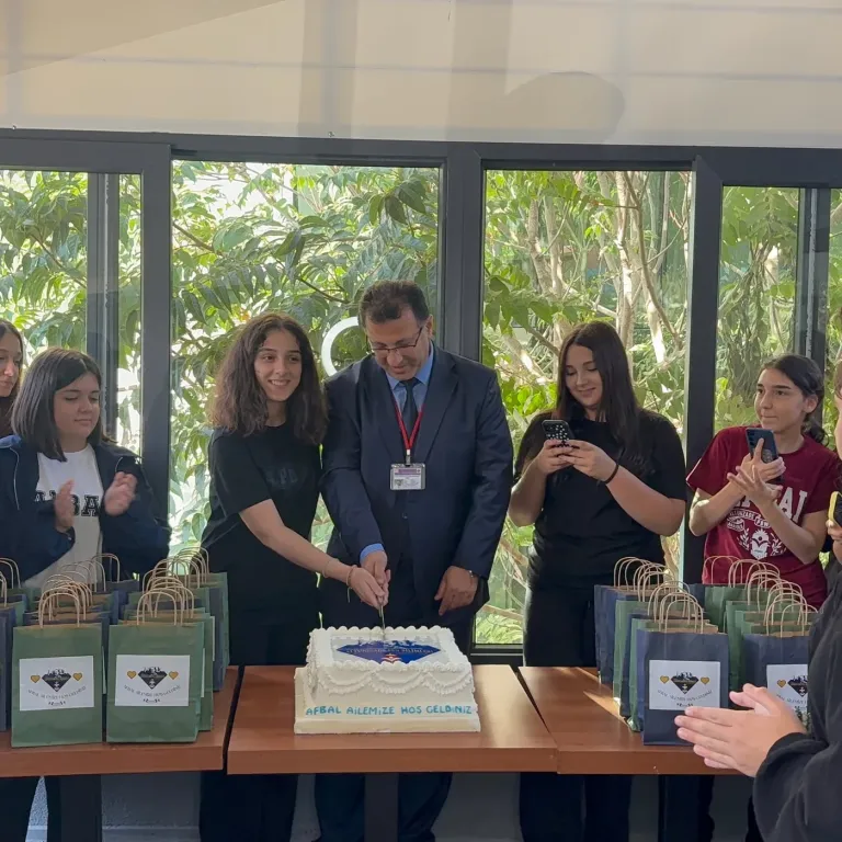 Okulumuzun ortak alanında yeni dönem kutlaması
